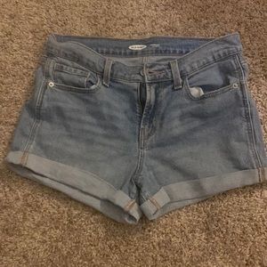 Size 6. Boyfriend mid rise old navy jean shorts